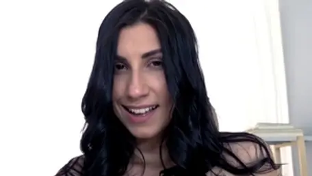 Natural Henna Ssy seduced throat fuck