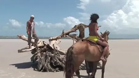 Very sexy french girl banging double penetration at the beach
