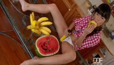 Very hawt teen russian Mona Kim penetration in the kitchen